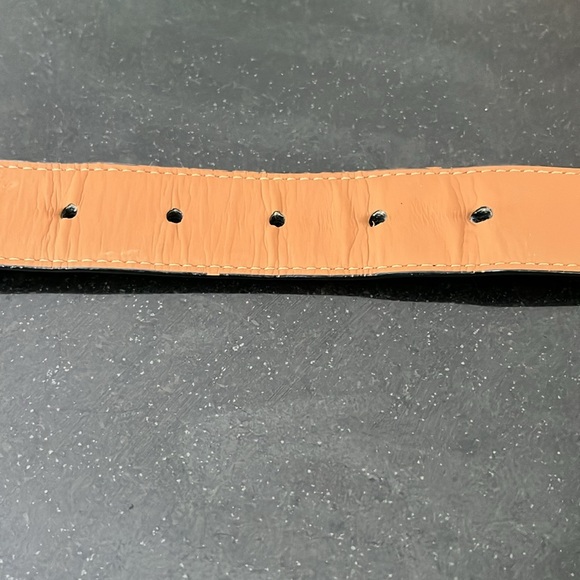 Black belt with silver buckle measures 44” without the buckle in good shape men - Picture 5 of 6